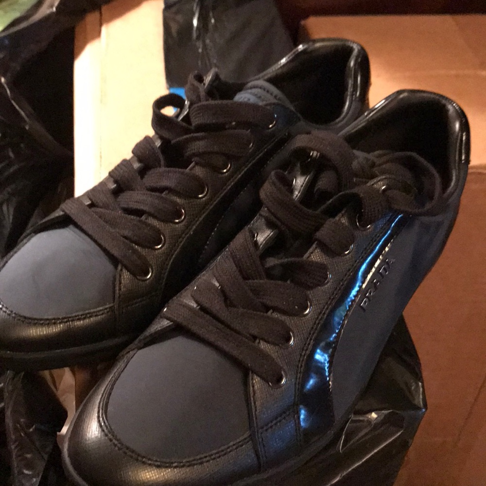 Prada navy blue women’s shoes like new